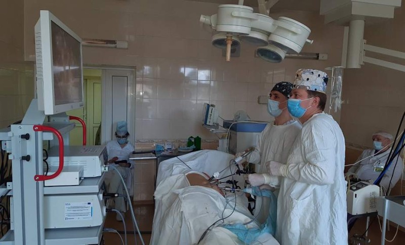  Более шестисот лапароскопических и эндоскопических операций выполнили онкохирурги Гродненской университетской клиники 